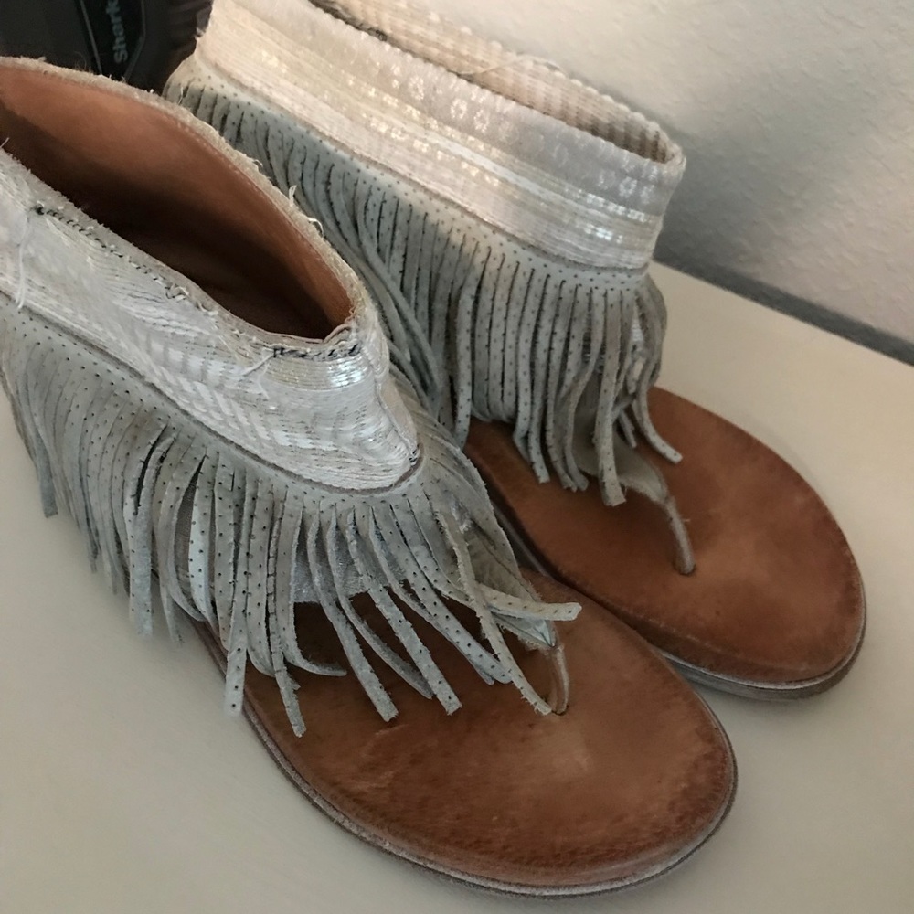 Free people fringe sandals. Great condition!